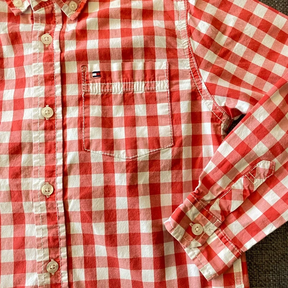 ⭐️ Tommy Hilfiger Kids Red & White Checkered Button-Up Shirt, Boys 7, Gingham